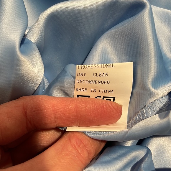 SOLD ‼️ One Shoulder Puff Sleeve Ruched Slit Dress - Picture 5 of 7